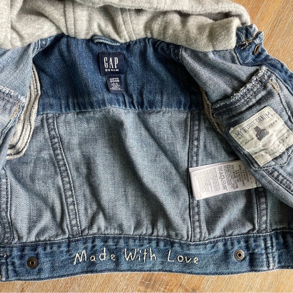 0-6M Gap Baby Jean / Denim Jacket with Soft Knit Heather Gray Hood and Sleeves - Picture 3 of 7